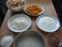 A joghurtba belekeverjük a vanília cukrot, majd...