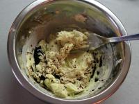 Hozzáadjuk a wasabi pasztát, szójaszószt és 4...