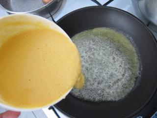 Az omlett elkészítése