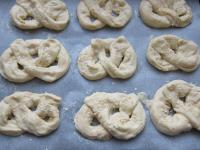 A pereceket sütőpapírral bélelt sütőlapra...