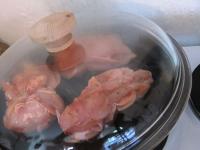 A batyukat a grillezés alatt fedővel...