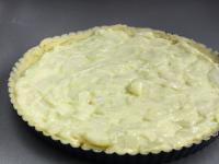 Hozzáadjuk a körtés pudingot, megszórjuk...