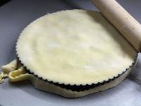 A tészta felmaradt részét kinyújtjuk, és...