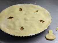 A lelógó részeket eltávolítjuk, és...