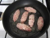 Forró olajban 6 percig fedő alatt sütjük.

...