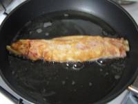 Forró olajban rövid ideig rántjuk mindkét...