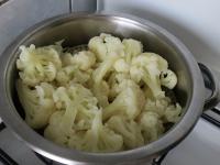 Öntsünk megfelelő mennyiségű vizet az...