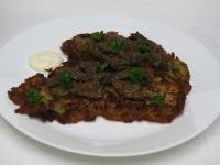 Megsütjük a burgonyalepényt a recept szerint,...