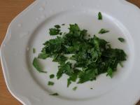 A petrezselyem zöldjét (ízlés szerinti...