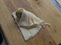 A kivágott részeket keresztbe tesszük...