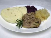 Köretként párolt vagy dinsztelt káposztát és...