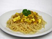 Kurkuma fűszeres tofu spagettivel