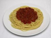 Spagetti paradicsomos- hagymás mártással