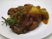 Pácolt sült nyúl burgonyával